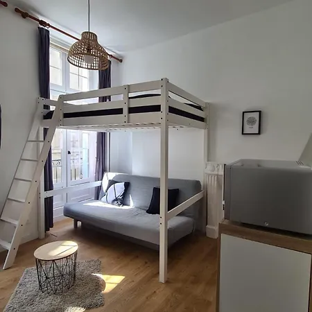 Le 6 - Quiet And Centrally Located Apartment
