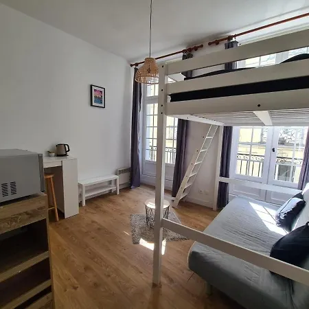Apartment Le 6 - Quiet And Centrally Located Nantes