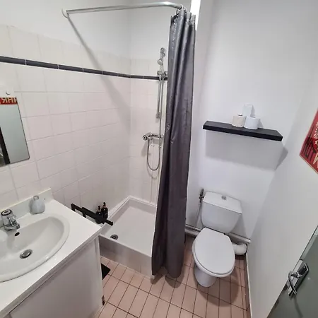 Apartment Le 6 - Quiet And Centrally Located Nantes