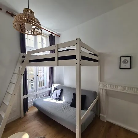 Apartment Le 6 - Quiet And Centrally Located